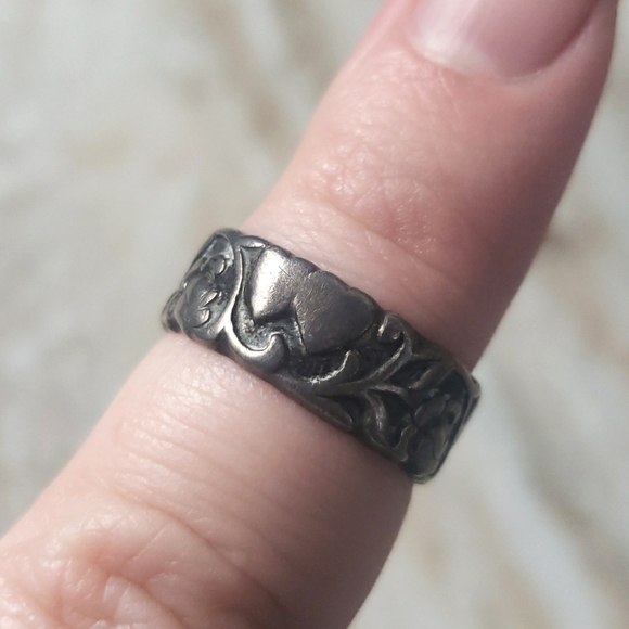 Vintage Sterling Sweetheart Ring - Picture 3 of 9